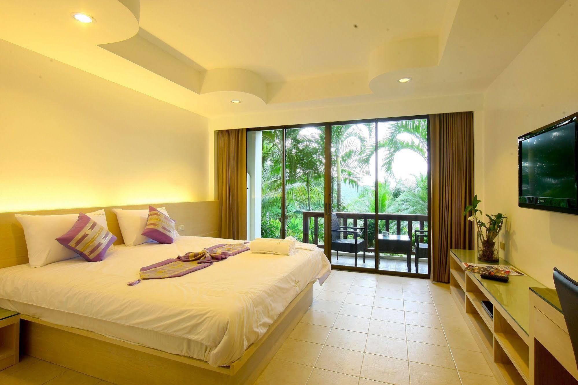 Sea Hills Resort Patong Ngoại thất bức ảnh